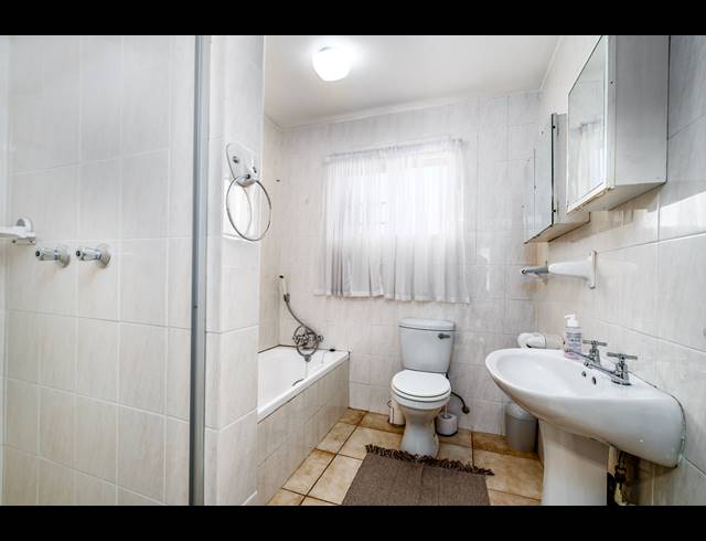 4 BEDROOM TOWNHOUSE FOR SALE IN BROMHOF